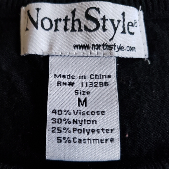 Cashmere Blend Fitted Black Star Sweater - Picture 10 of 11